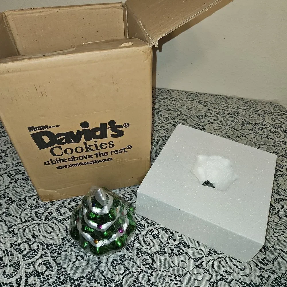 David's Cookies Ceramic 12' Christmas Tree Cookie Jar with Lid